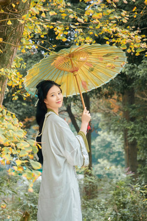 保守娇妻被别人征服